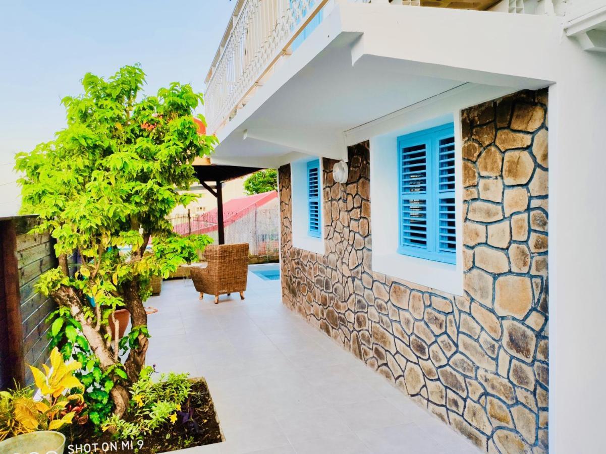 Location Maison Bleue Avec Piscine Privative Au Carbet Martinique Ле-Карбе Экстерьер фото