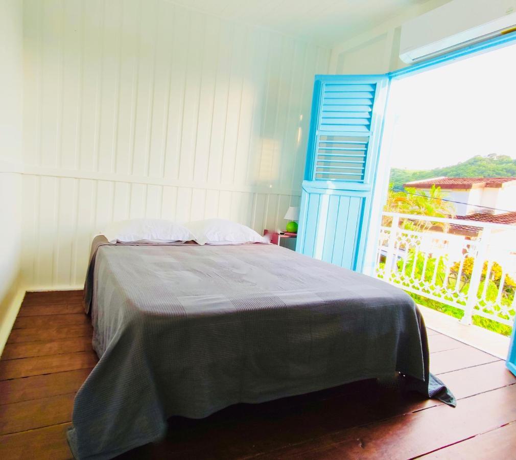 Location Maison Bleue Avec Piscine Privative Au Carbet Martinique Ле-Карбе Экстерьер фото