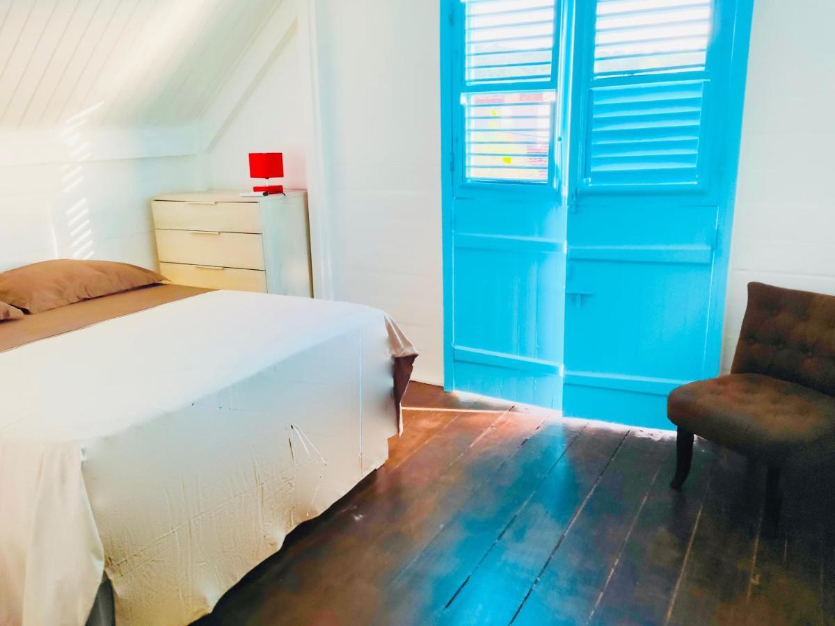 Location Maison Bleue Avec Piscine Privative Au Carbet Martinique Ле-Карбе Экстерьер фото